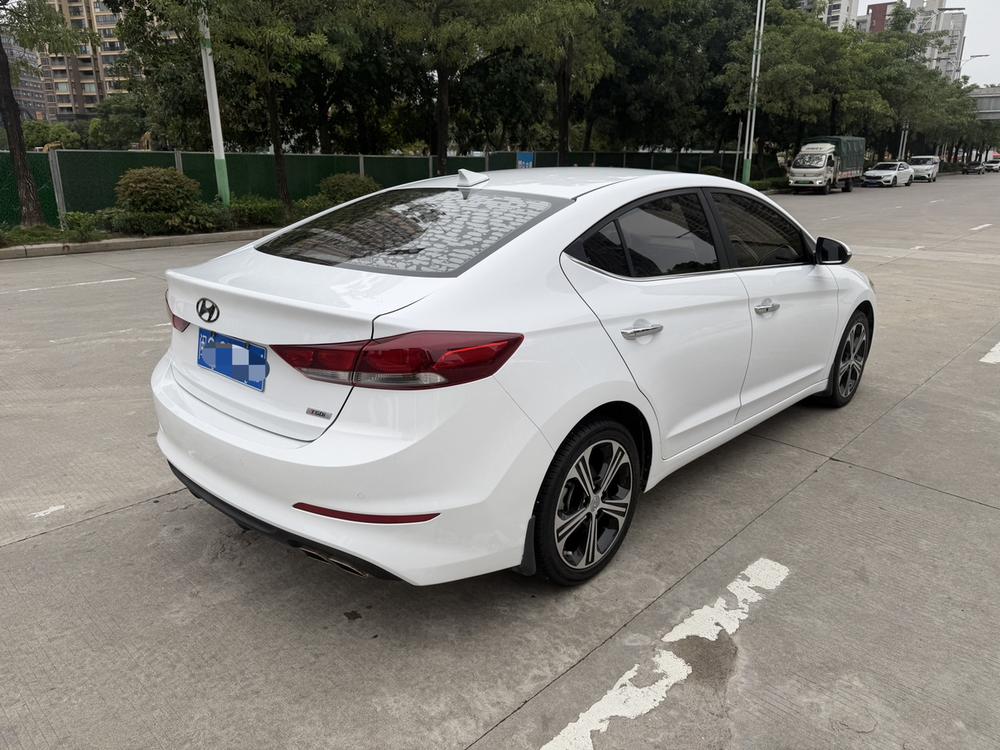 Hyundai Elantra Lingdong