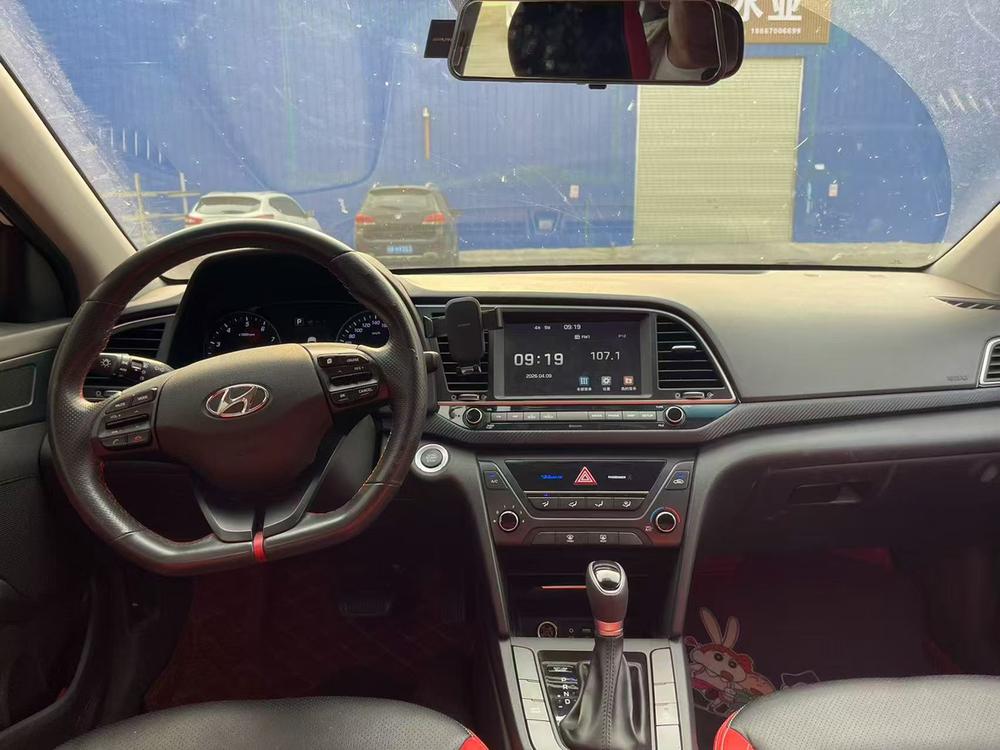 Hyundai Elantra Lingdong