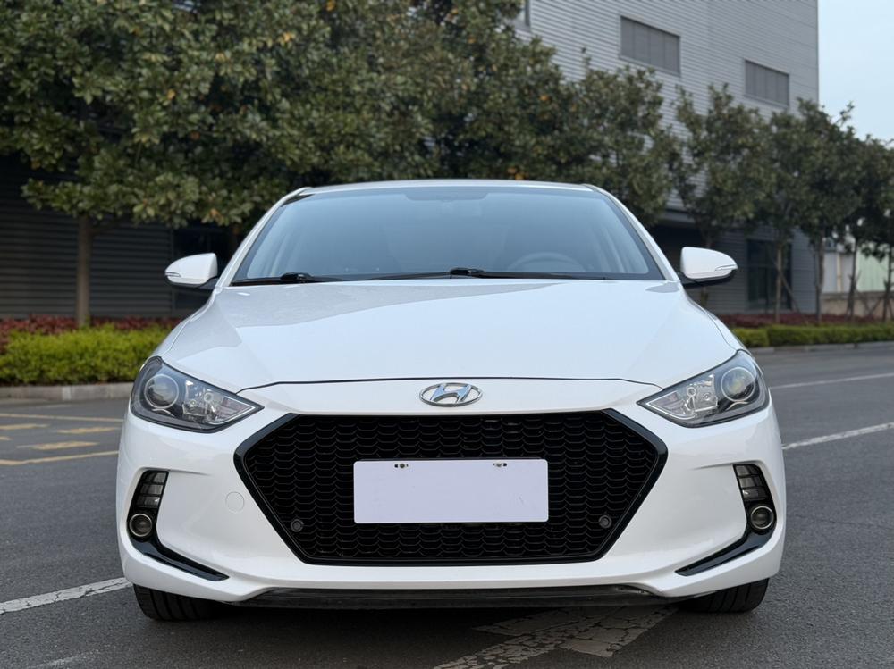 Hyundai Elantra Lingdong