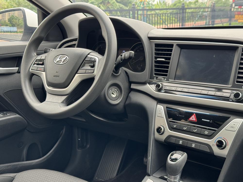 Hyundai Elantra Lingdong