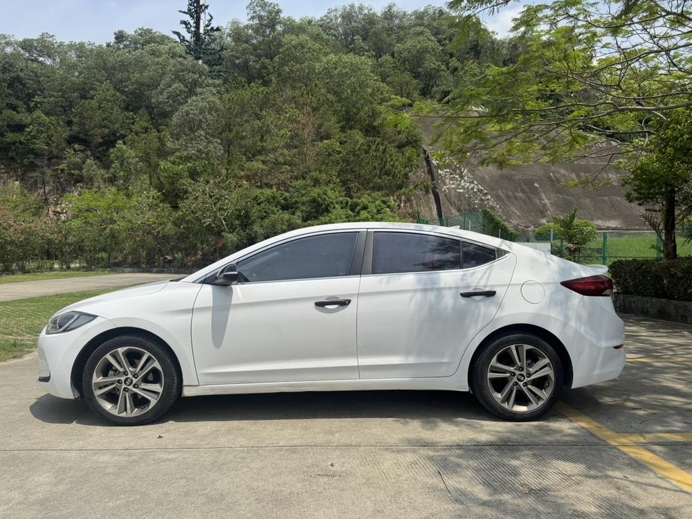 Hyundai Elantra Lingdong
