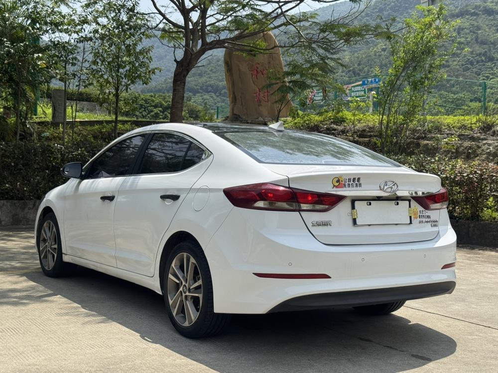 Hyundai Elantra Lingdong