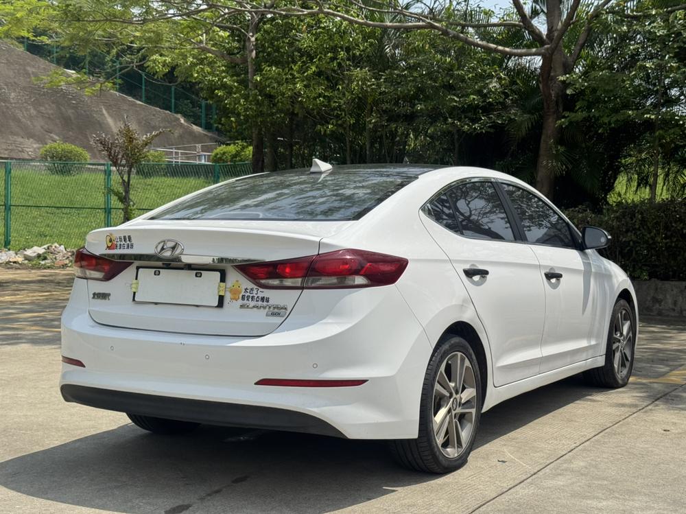 Hyundai Elantra Lingdong