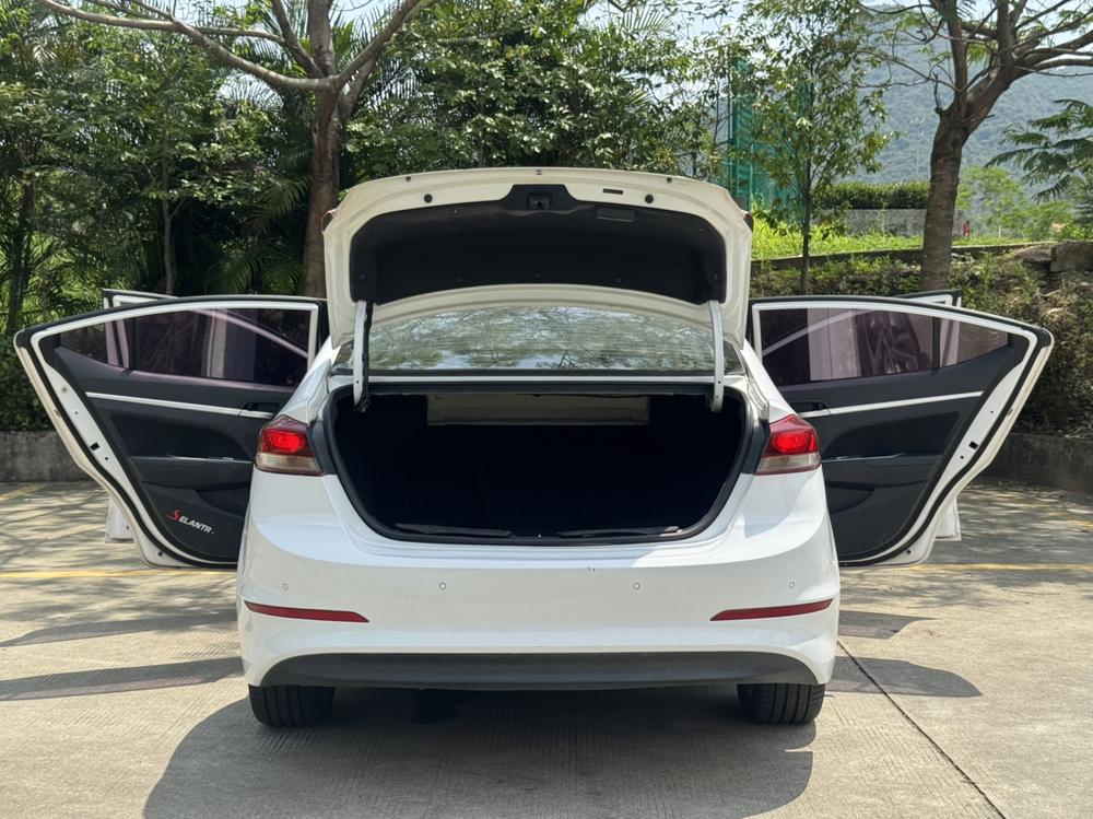 Hyundai Elantra Lingdong