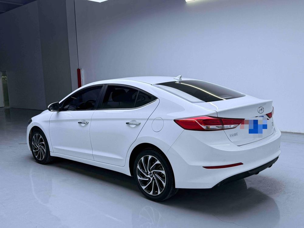Hyundai Elantra Lingdong