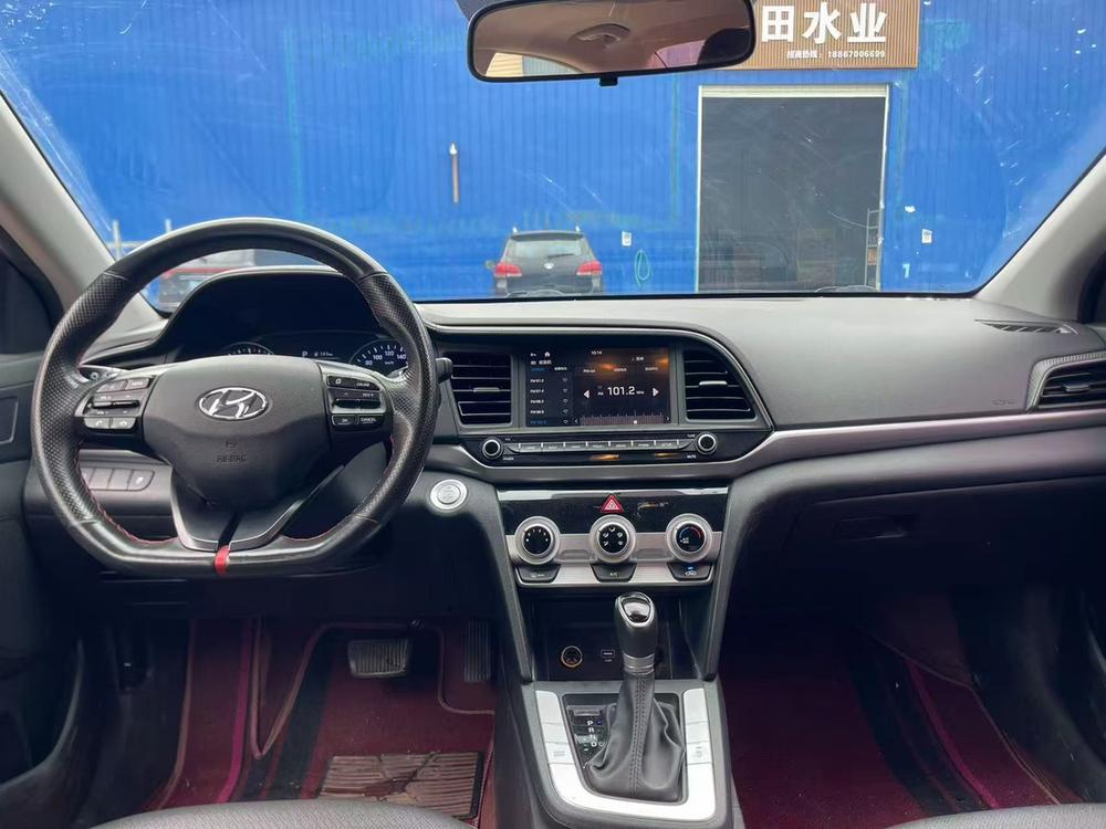 Hyundai Elantra Lingdong