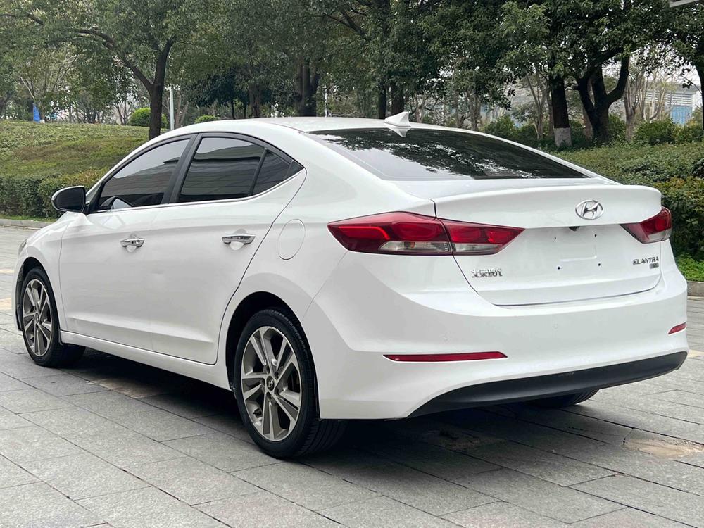 Hyundai Elantra Lingdong