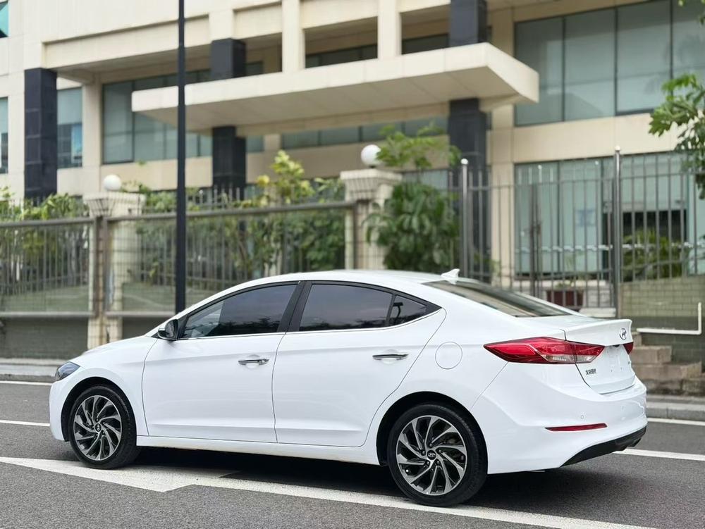 Hyundai Elantra Lingdong