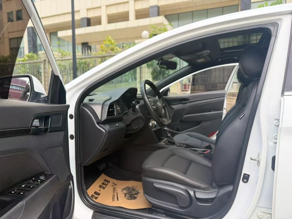 Hyundai Elantra Lingdong