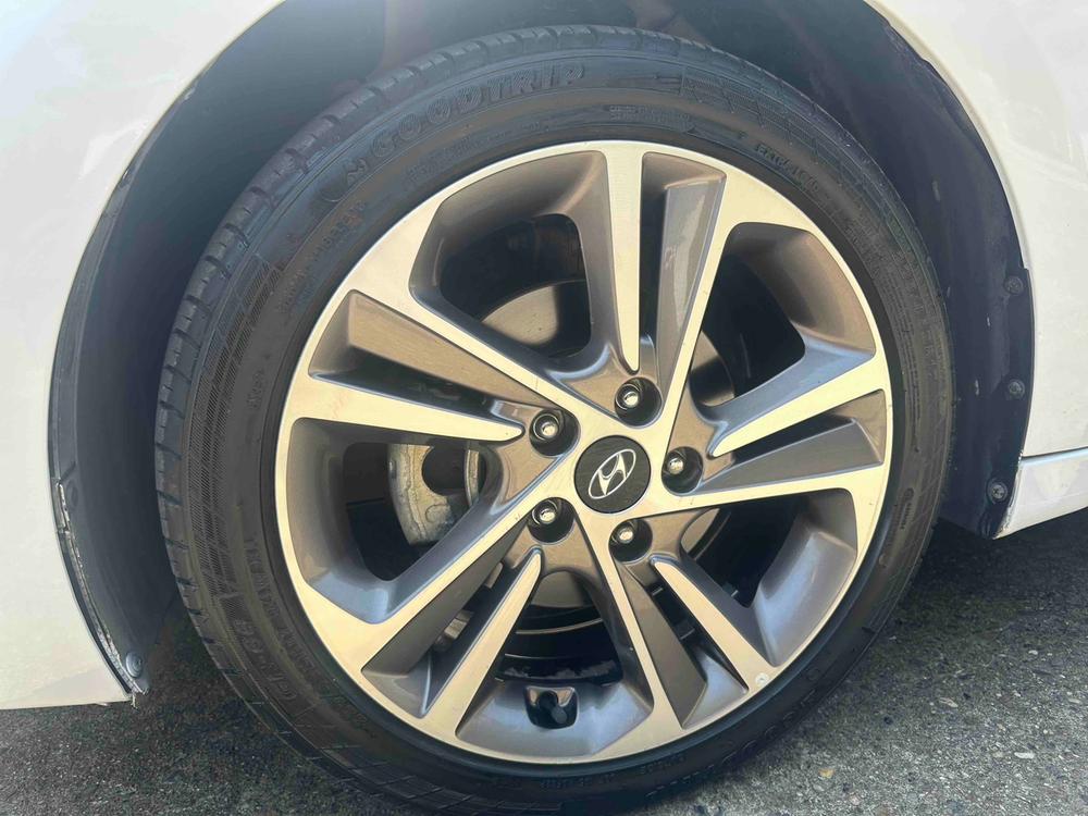Hyundai Elantra Lingdong