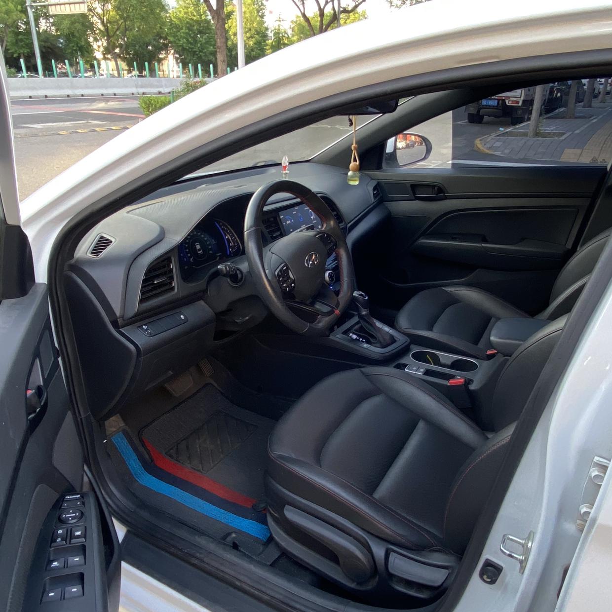 Hyundai Elantra Lingdong