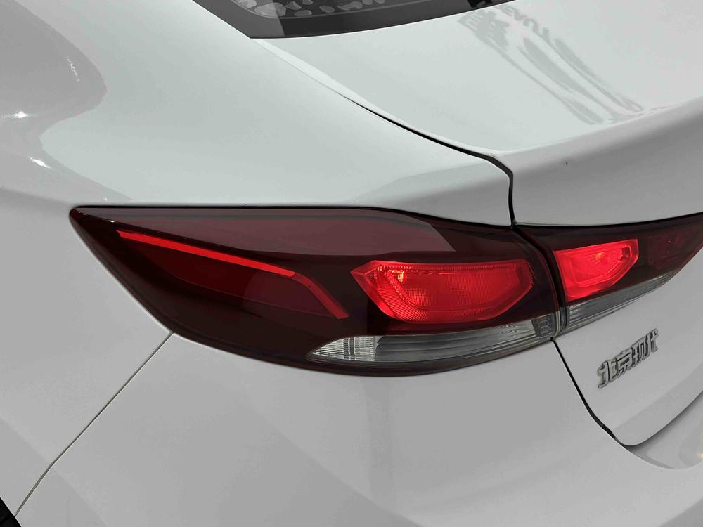 Hyundai Elantra Lingdong
