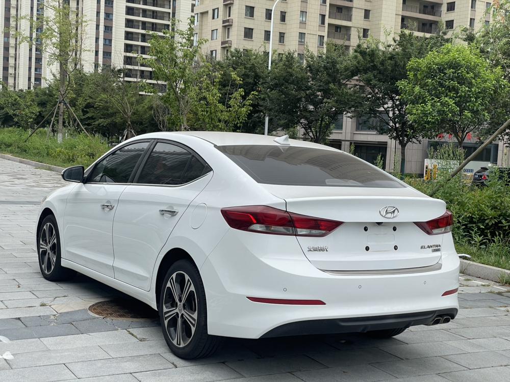 Hyundai Elantra Lingdong