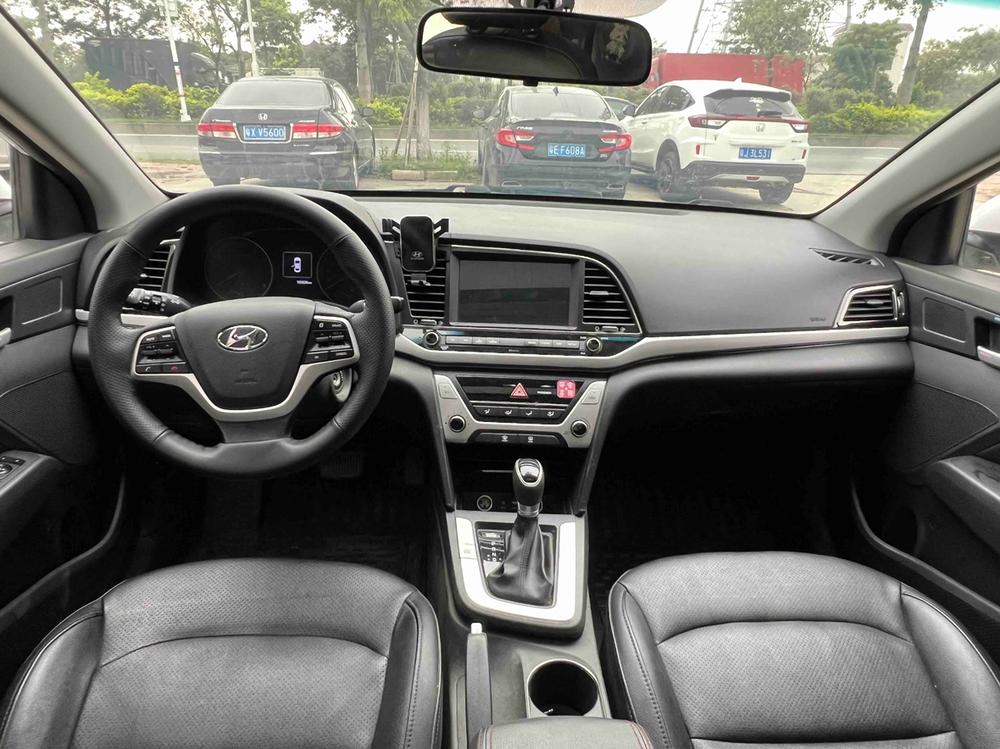Hyundai Elantra Lingdong
