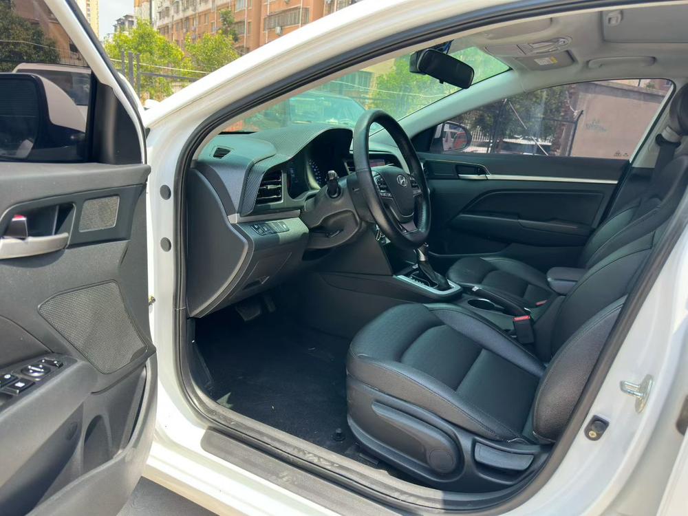 Hyundai Elantra Lingdong
