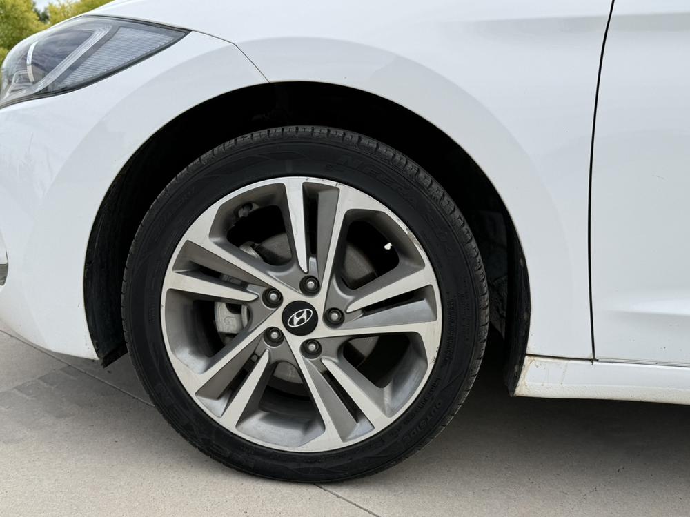 Hyundai Elantra Lingdong