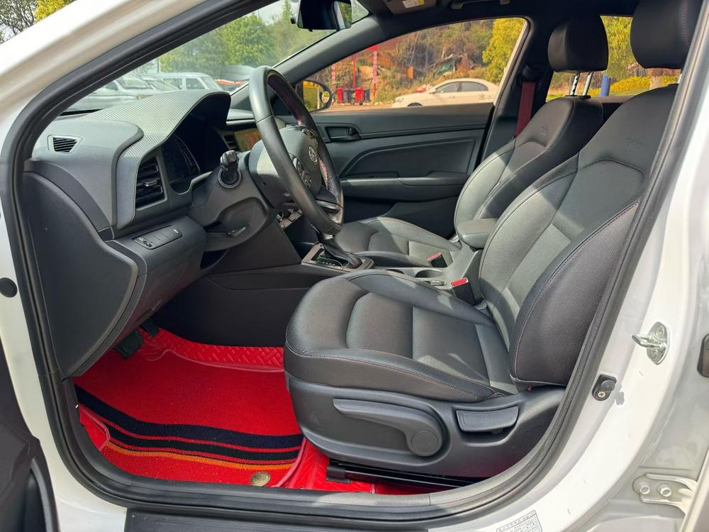Hyundai Elantra Lingdong
