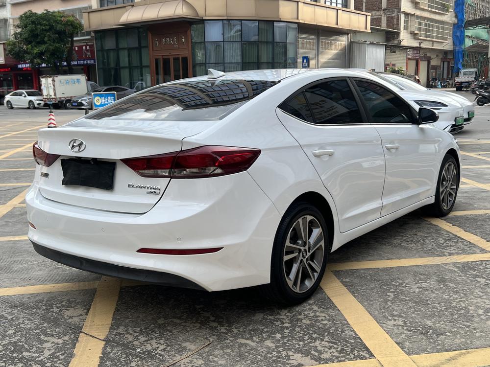 Hyundai Elantra Lingdong
