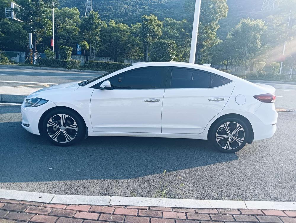 Hyundai Elantra Lingdong