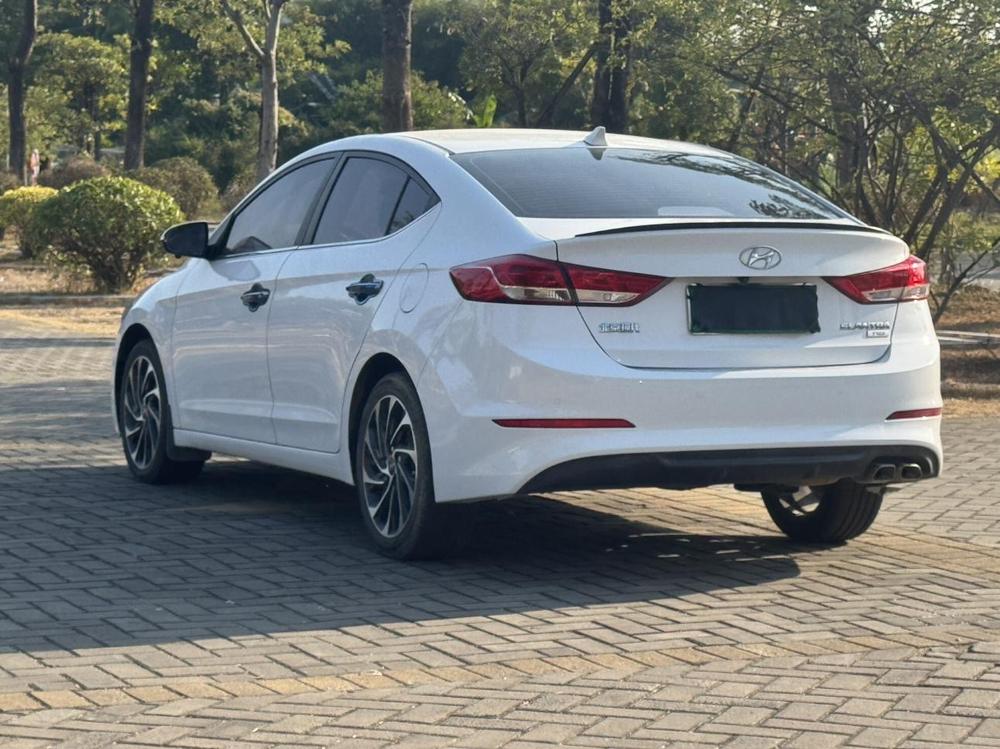 Hyundai Elantra Lingdong