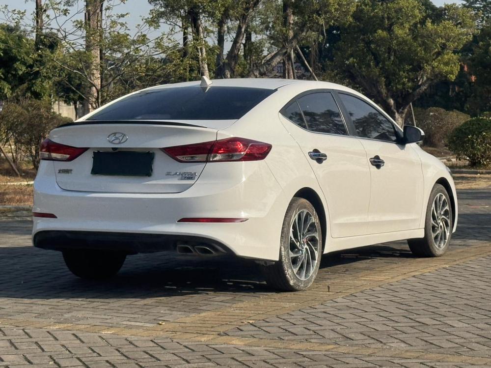 Hyundai Elantra Lingdong