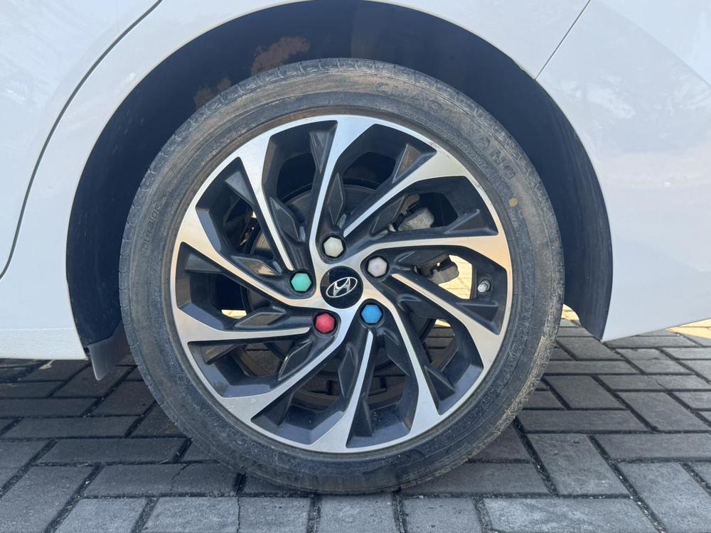 Hyundai Elantra Lingdong