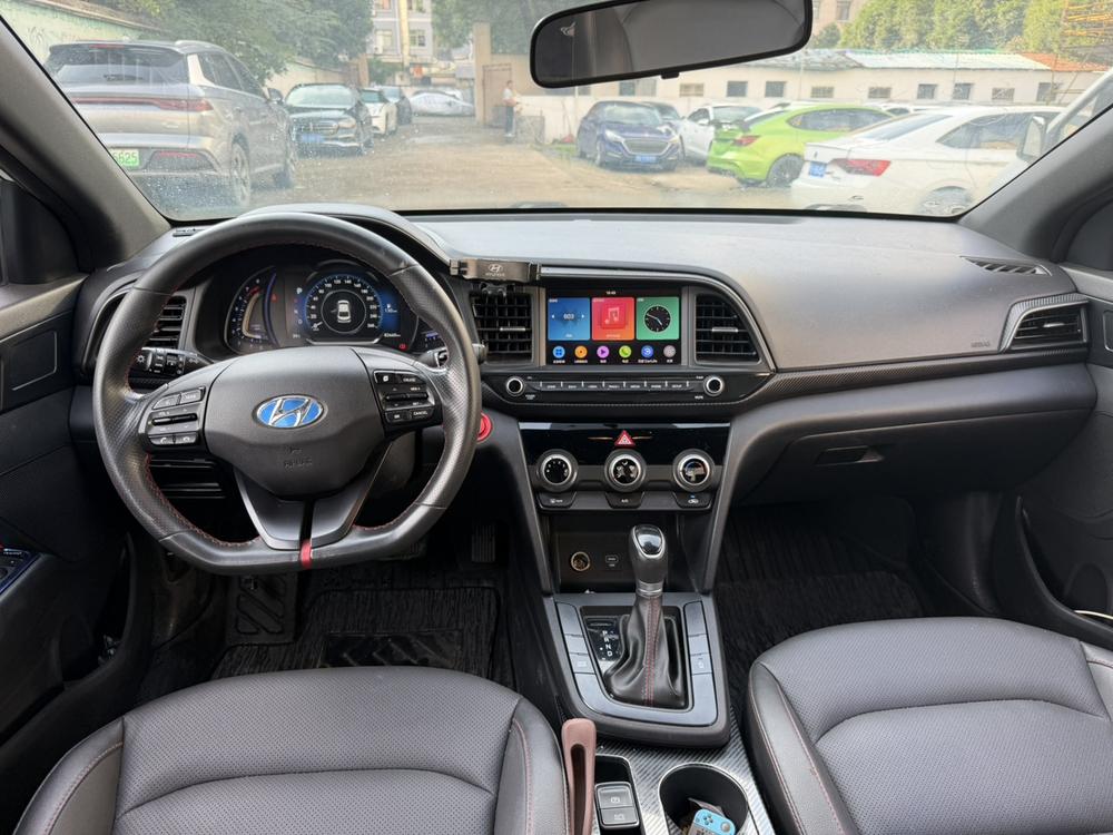 Hyundai Elantra Lingdong