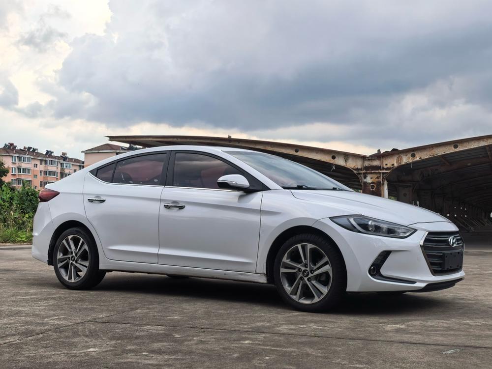Hyundai Elantra Lingdong