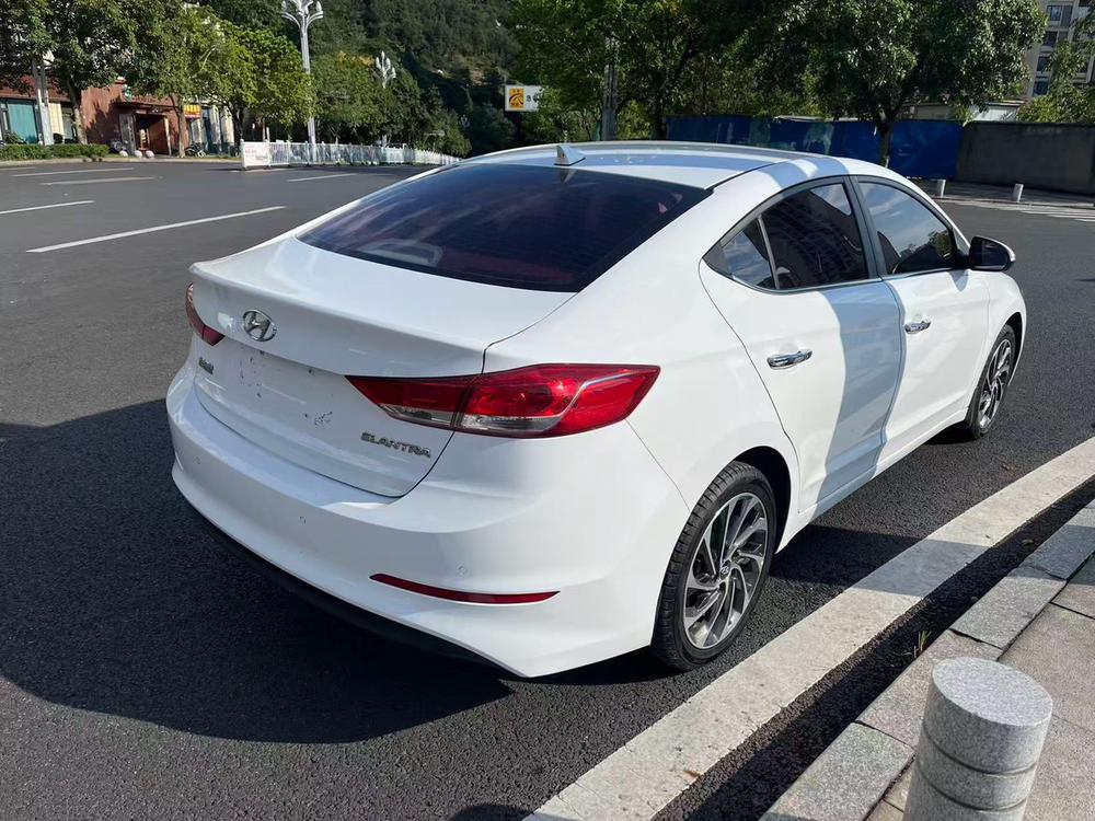 Hyundai Elantra Lingdong