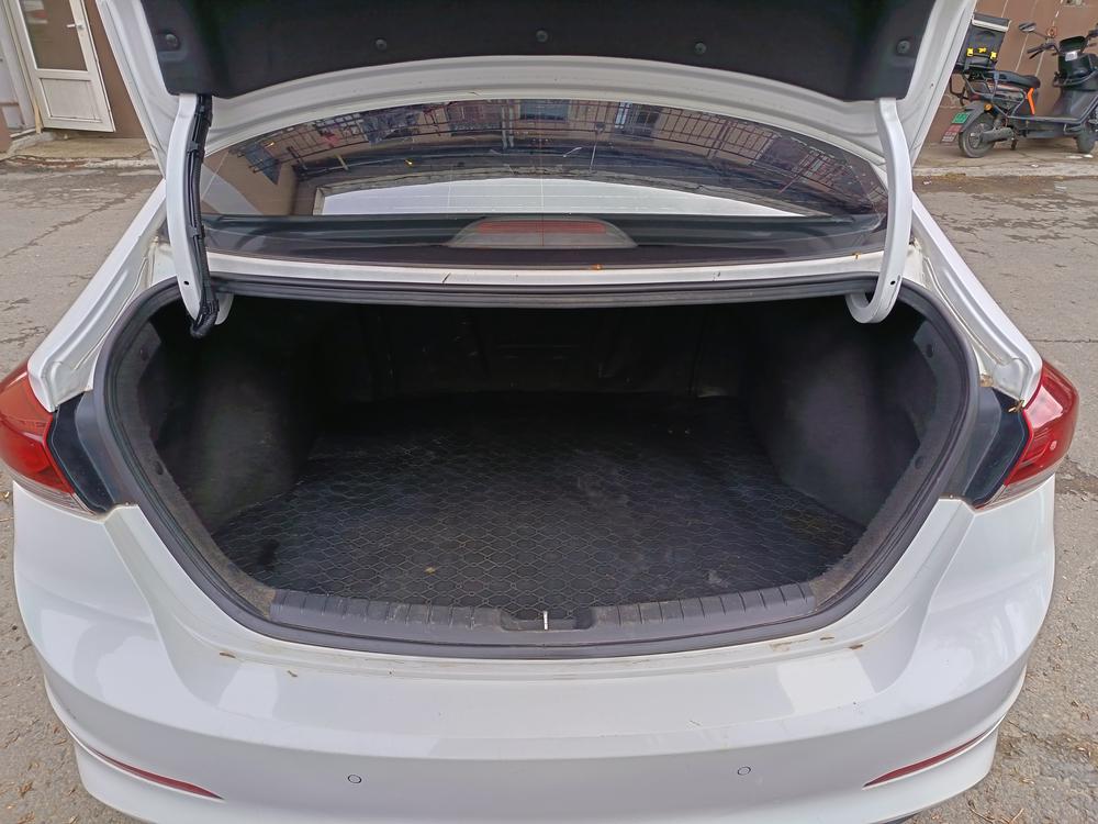 Hyundai Elantra Lingdong