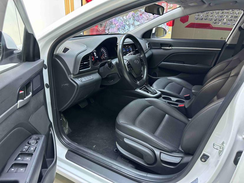 Hyundai Elantra Lingdong