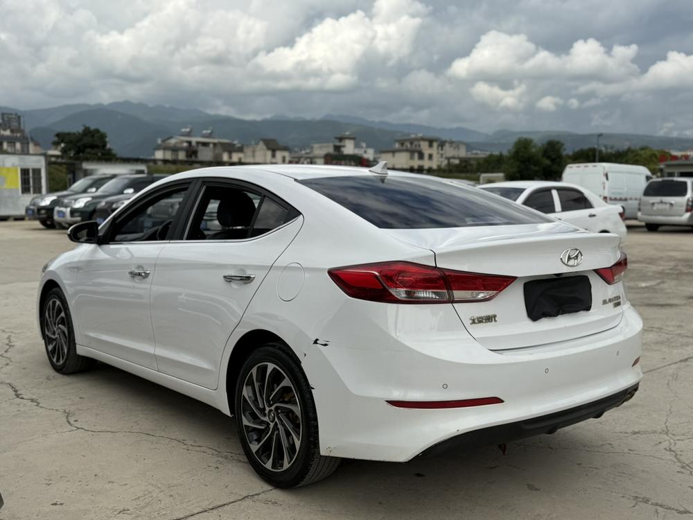 Hyundai Elantra Lingdong