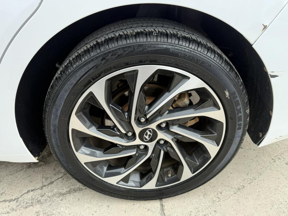 Hyundai Elantra Lingdong