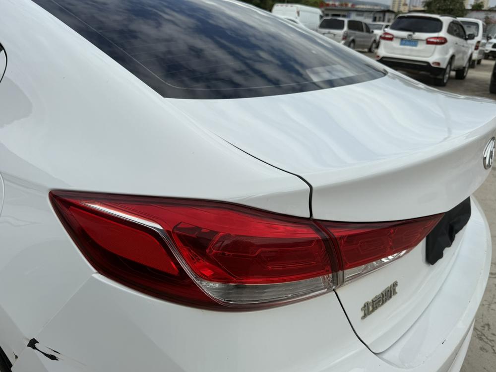 Hyundai Elantra Lingdong