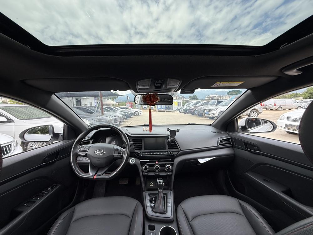 Hyundai Elantra Lingdong