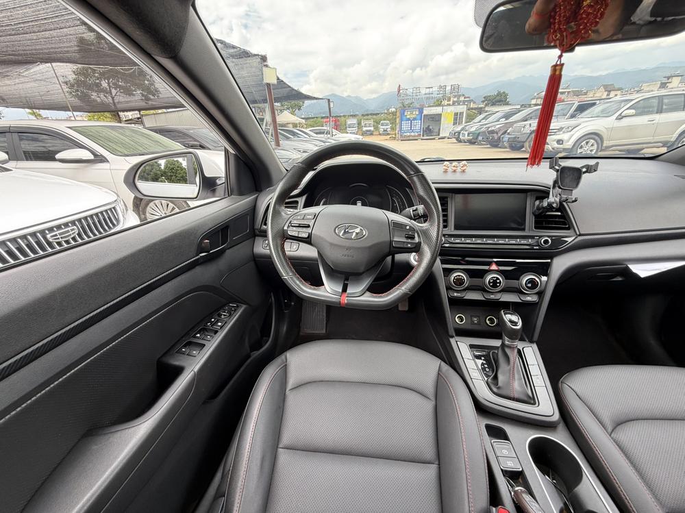 Hyundai Elantra Lingdong