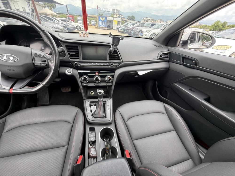 Hyundai Elantra Lingdong