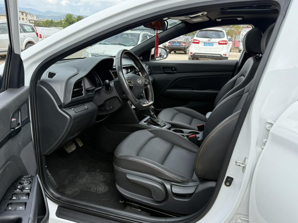Hyundai Elantra Lingdong