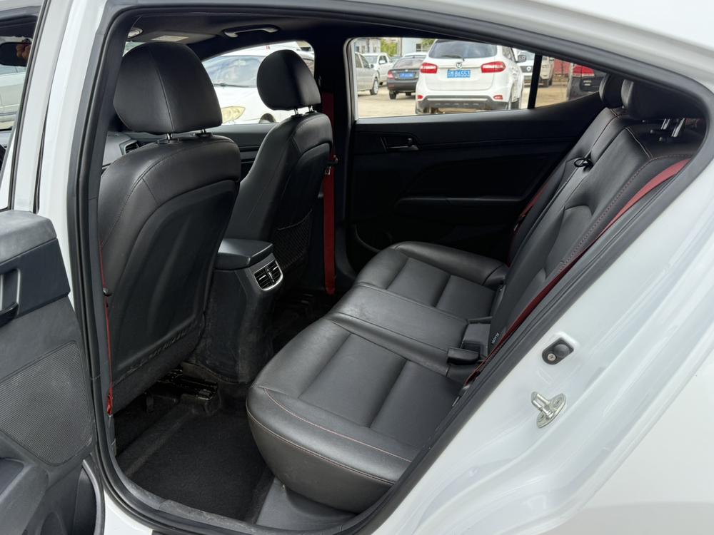 Hyundai Elantra Lingdong