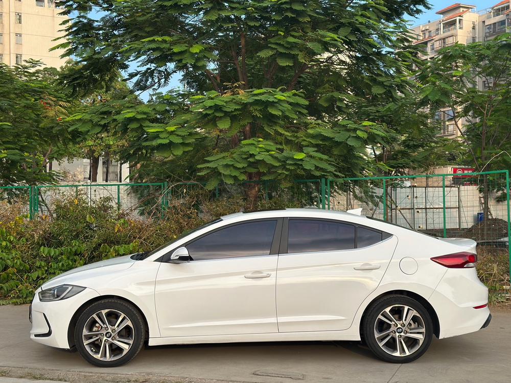 Hyundai Elantra Lingdong