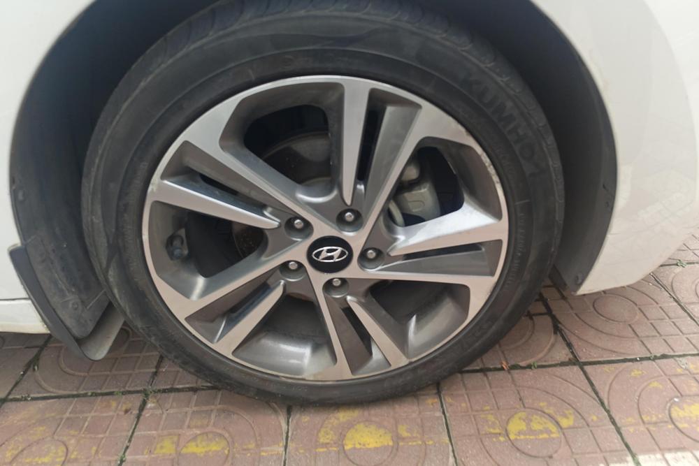 Hyundai Elantra Lingdong