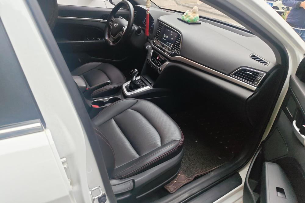 Hyundai Elantra Lingdong