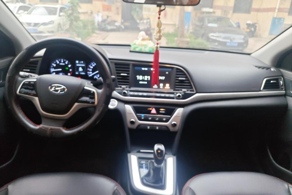 Hyundai Elantra Lingdong