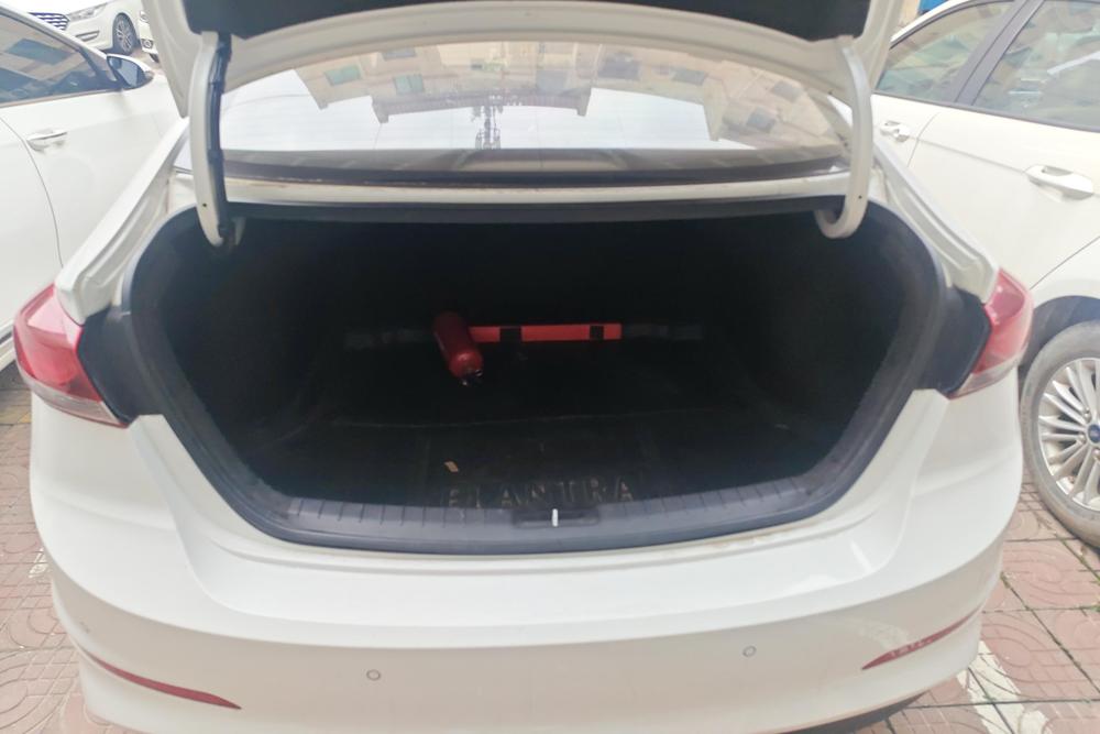 Hyundai Elantra Lingdong