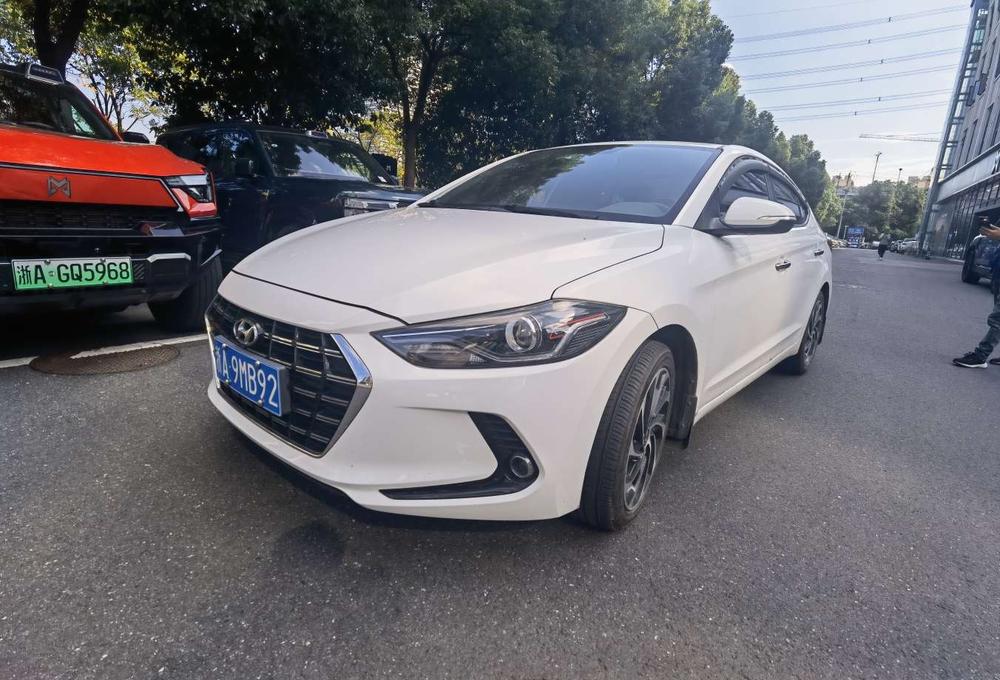 Hyundai Elantra Lingdong