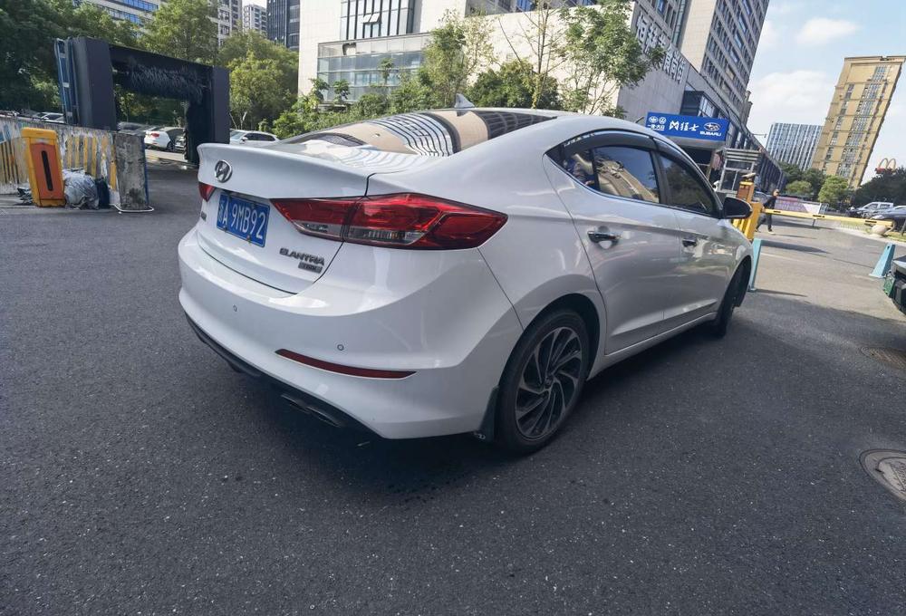 Hyundai Elantra Lingdong