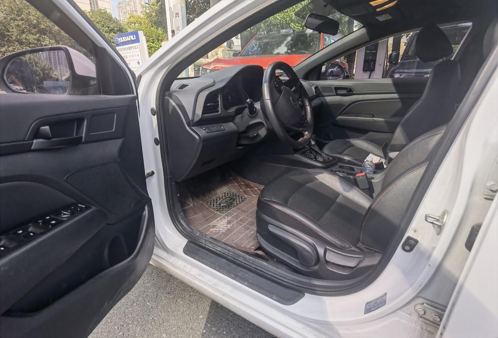 Hyundai Elantra Lingdong