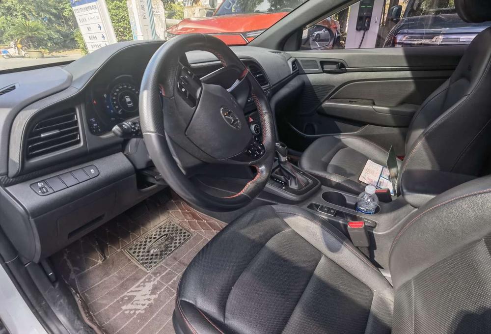 Hyundai Elantra Lingdong