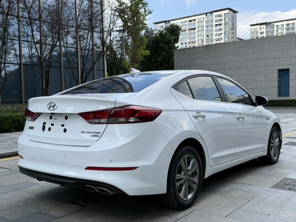 Hyundai Elantra Lingdong