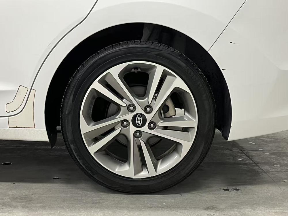 Hyundai Elantra Lingdong